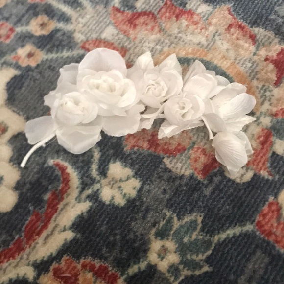 Flower Embellishments 3 Piece - Picture 6 of 7